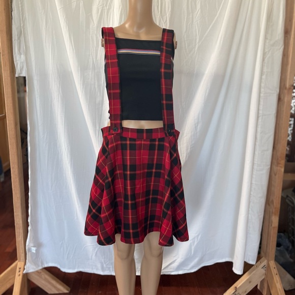 Hot Topic Skirts Hot Topic Plaid Harry Potter Gryffindor Skirt